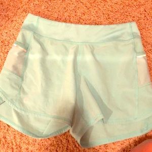 Turquoise athleta shorts 🧞‍♂️